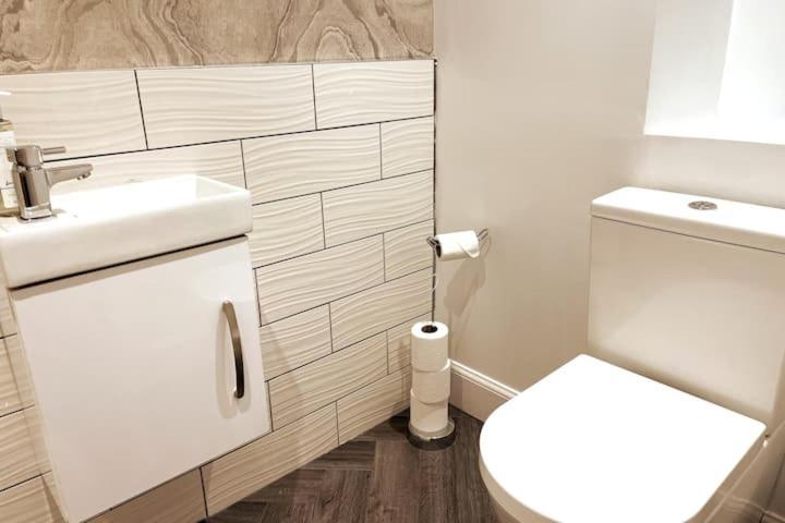 Lovely 3 Bedroom Apartment With Private Garden In Edinburgh City Centre Экстерьер фото