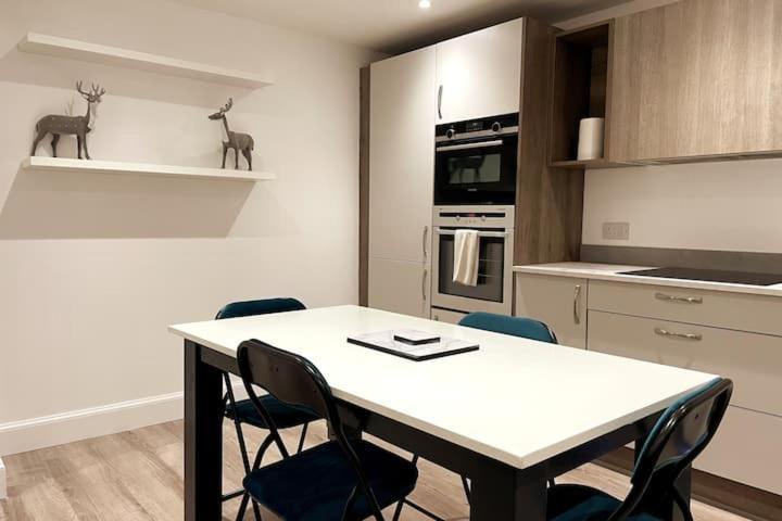 Lovely 3 Bedroom Apartment With Private Garden In Edinburgh City Centre Экстерьер фото