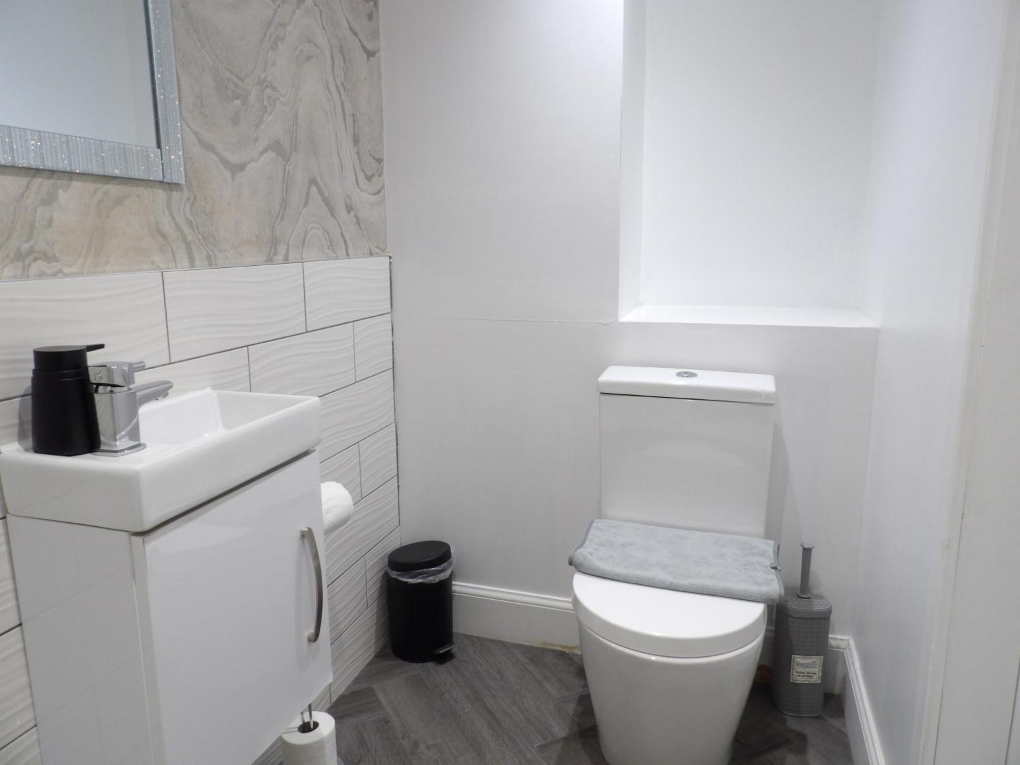 Lovely 3 Bedroom Apartment With Private Garden In Edinburgh City Centre Экстерьер фото
